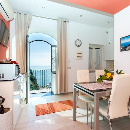 Il Paradiso Sul Mare Apartment Scala Zewnętrze zdjęcie